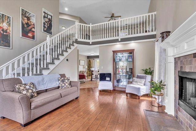 1475 Grand Isle Court, Hobart, IN 46342