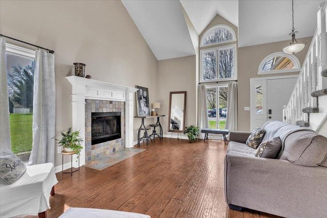 1475 Grand Isle Court, Hobart, IN 46342
