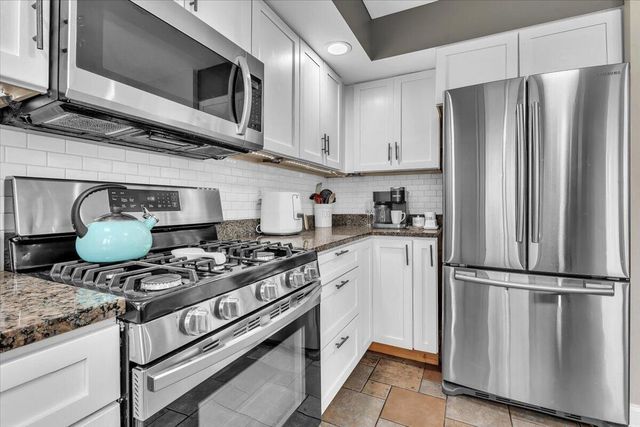 1475 Grand Isle Court, Hobart, IN 46342