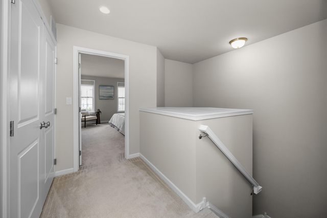 2794 Ashcombe Drive, Ann Arbor, MI 48105