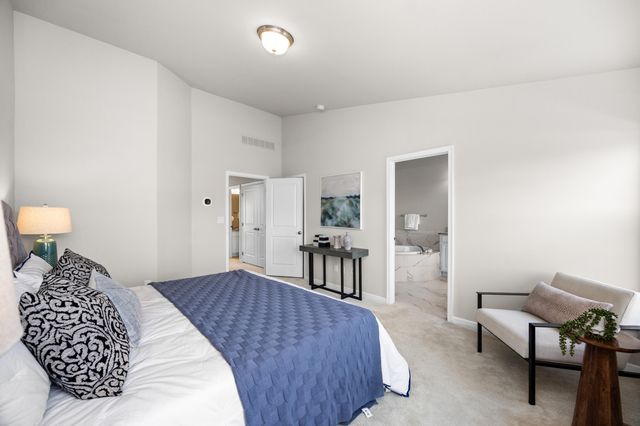 2794 Ashcombe Drive, Ann Arbor, MI 48105