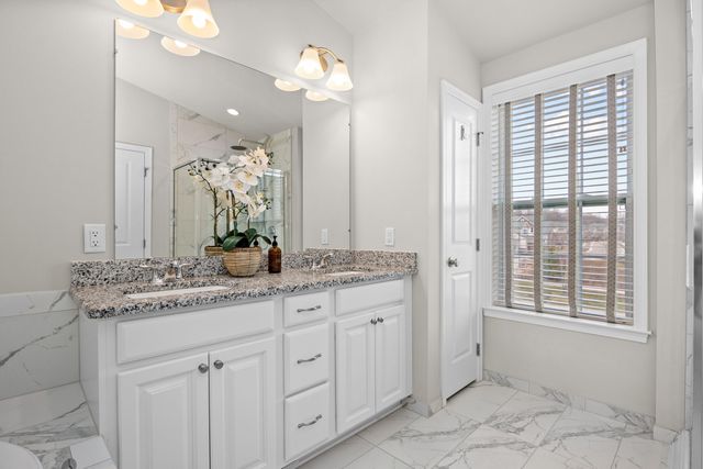 2794 Ashcombe Drive, Ann Arbor, MI 48105