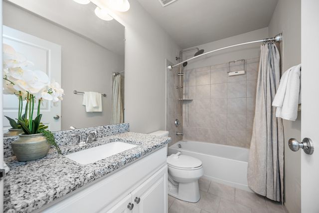 2794 Ashcombe Drive, Ann Arbor, MI 48105