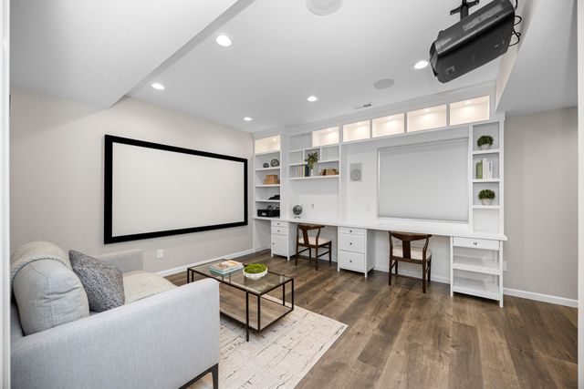 2794 Ashcombe Drive, Ann Arbor, MI 48105