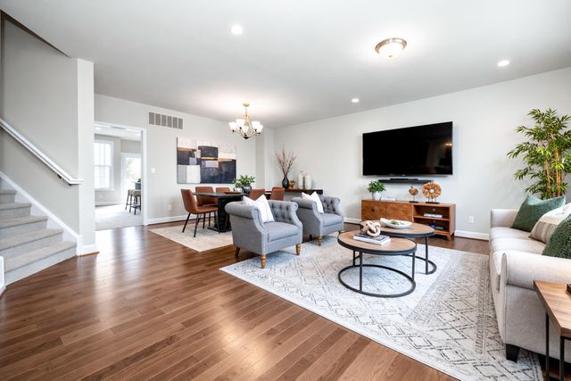 2794 Ashcombe Drive, Ann Arbor, MI 48105