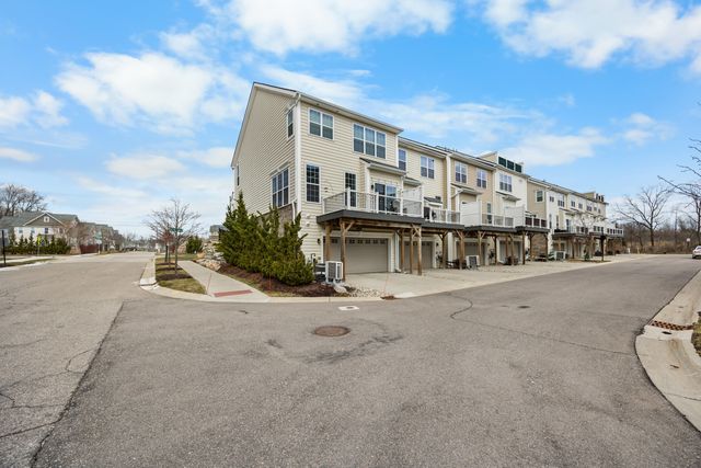 2794 Ashcombe Drive, Ann Arbor, MI 48105