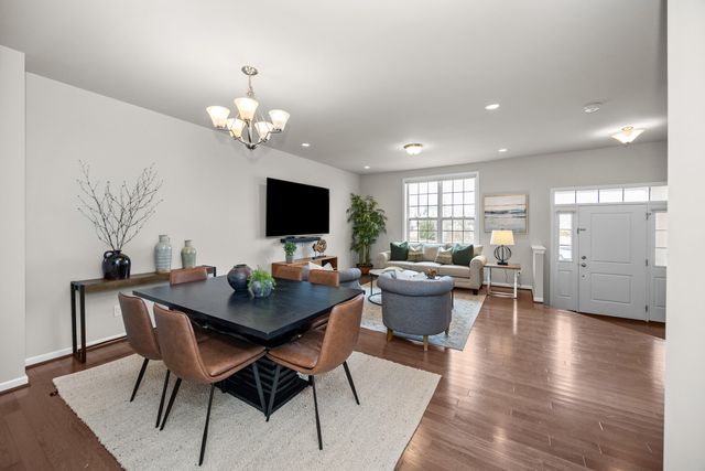 2794 Ashcombe Drive, Ann Arbor, MI 48105