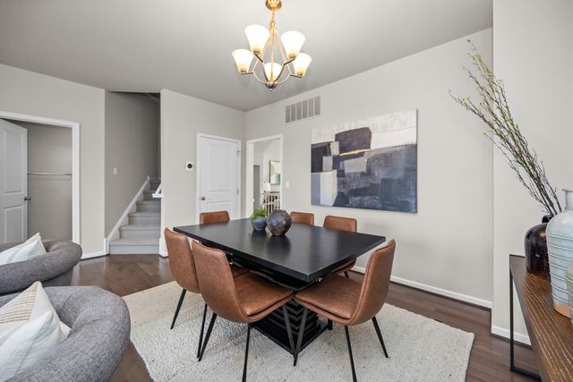 2794 Ashcombe Drive, Ann Arbor, MI 48105