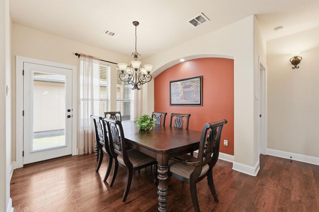 127 Via Villina, Buda, TX 78610