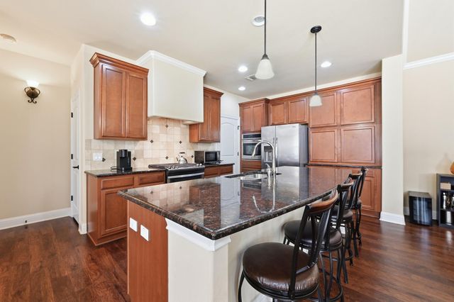 127 Via Villina, Buda, TX 78610