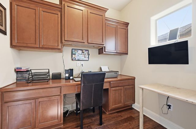 127 Via Villina, Buda, TX 78610