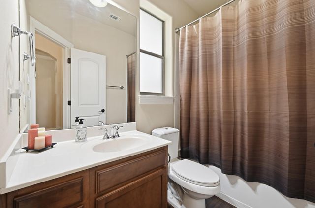 127 Via Villina, Buda, TX 78610