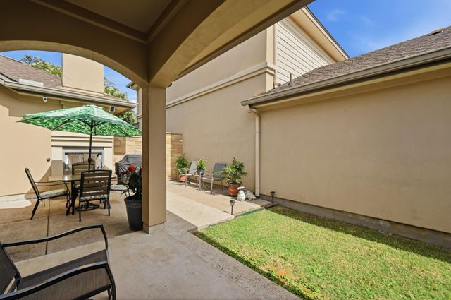127 Via Villina, Buda, TX 78610