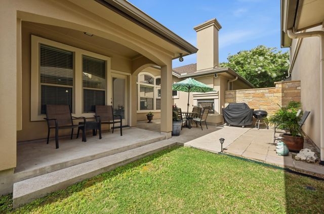 127 Via Villina, Buda, TX 78610