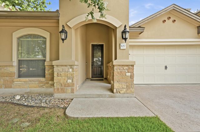 127 Via Villina, Buda, TX 78610