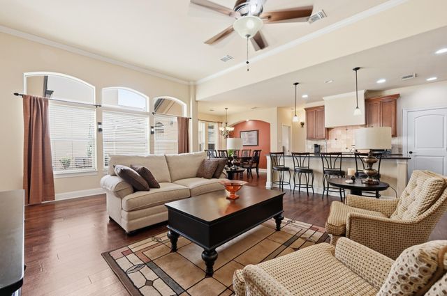 127 Via Villina, Buda, TX 78610