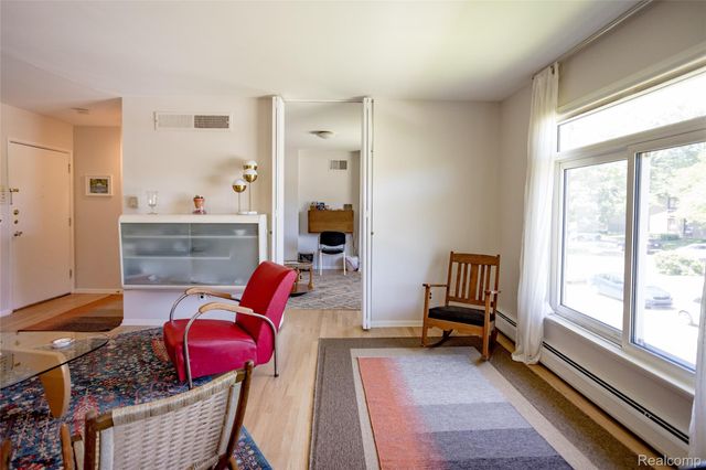 1550 Cherboneau 218, Detroit, MI 48207