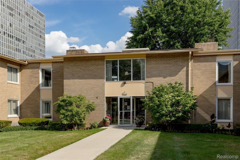 1550 Cherboneau 218, Detroit, MI 48207