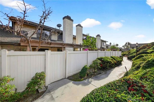 2351 Applewood, Fullerton, CA 92833