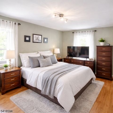 23 Carolyn Ter B, Roselle Boro, NJ 07203