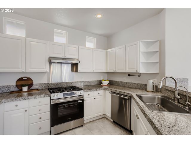 1515 Ne 64TH Ave, Hillsboro, OR 97124