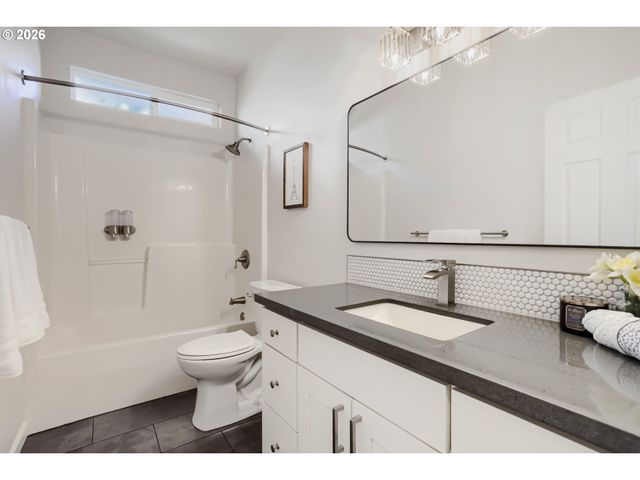 1515 Ne 64TH Ave, Hillsboro, OR 97124