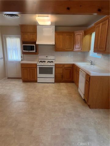 20221 Halsted Street, Chatsworth, CA 91311