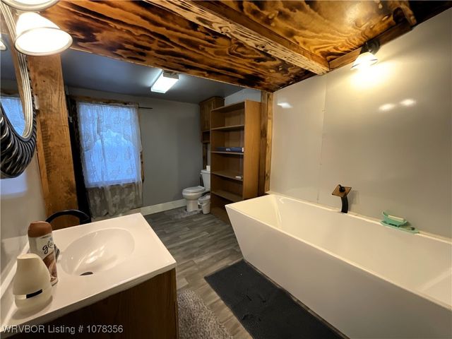 9900 Lancaster Road, Rudy, AR 72952
