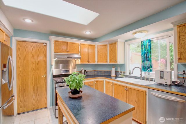 415 Manito Drive, Mount Vernon, WA 98273