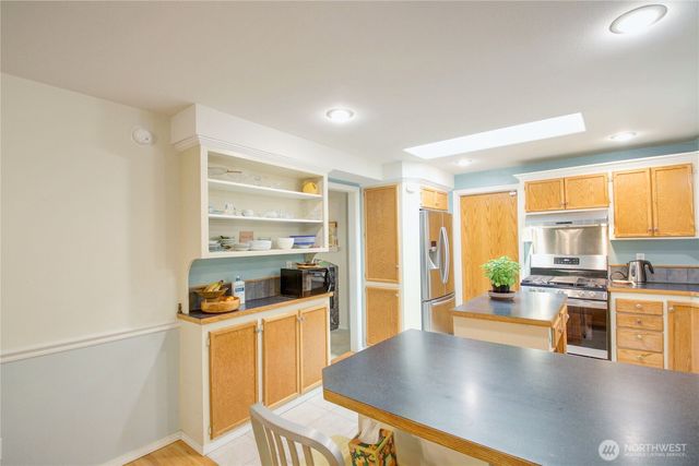 415 Manito Drive, Mount Vernon, WA 98273