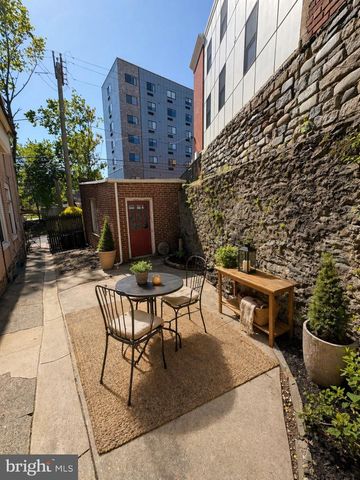 515 GORGAS LN, Philadelphia, PA 19128