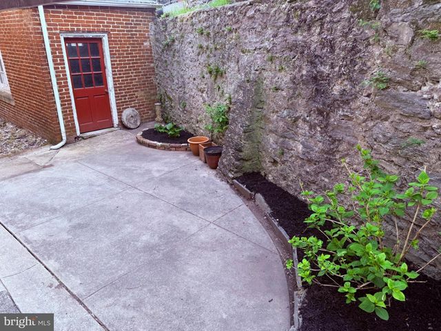 515 GORGAS LN, Philadelphia, PA 19128