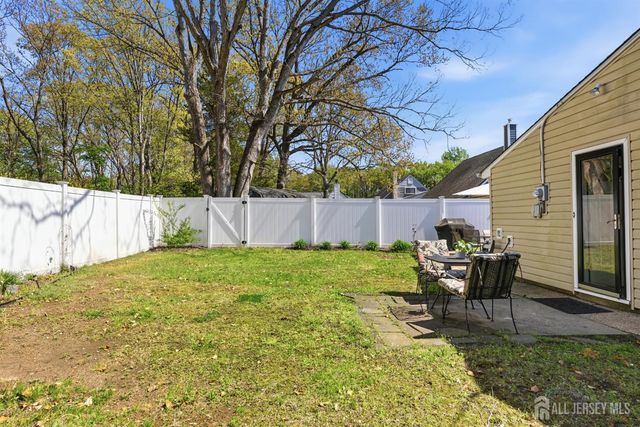 14 Sunrise Road, Old Bridge, NJ 08857