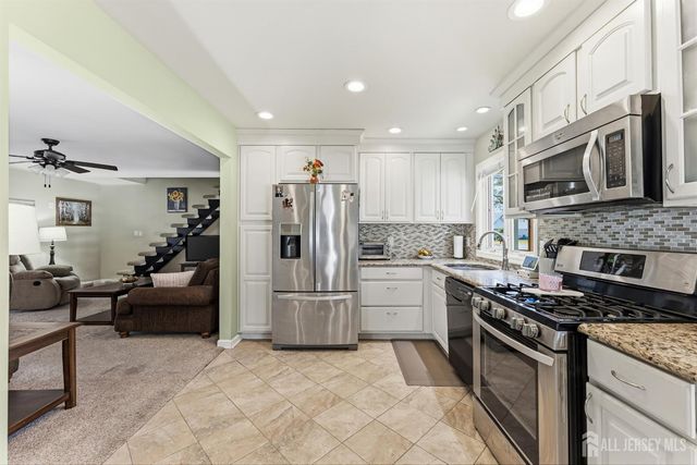 14 Sunrise Road, Old Bridge, NJ 08857