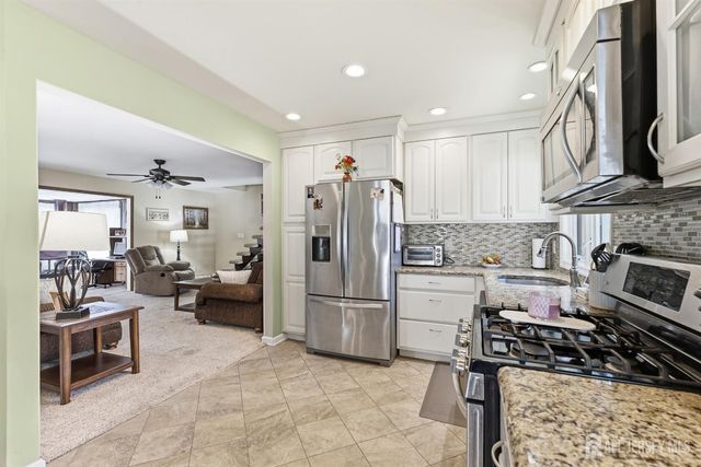 14 Sunrise Road, Old Bridge, NJ 08857