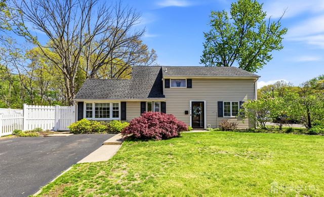 14 Sunrise Road, Old Bridge, NJ 08857