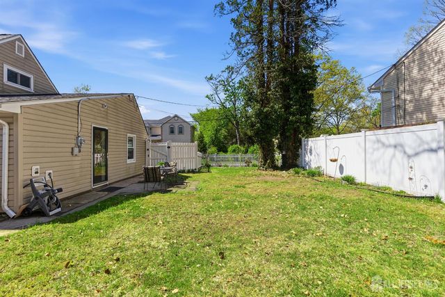 14 Sunrise Road, Old Bridge, NJ 08857