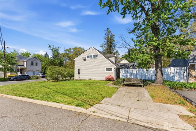 14 Sunrise Road, Old Bridge, NJ 08857