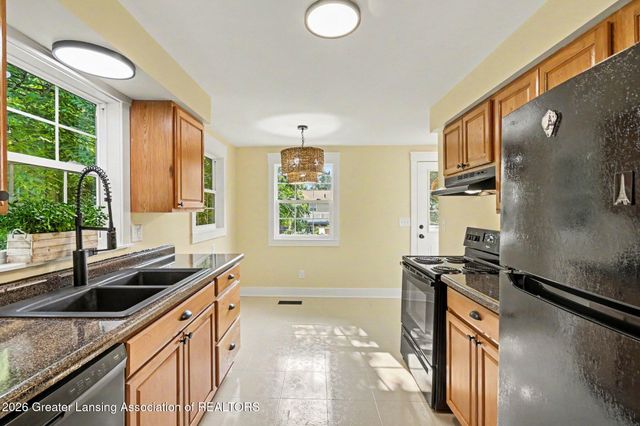 2537 Beryl Street, Holt, MI 48842