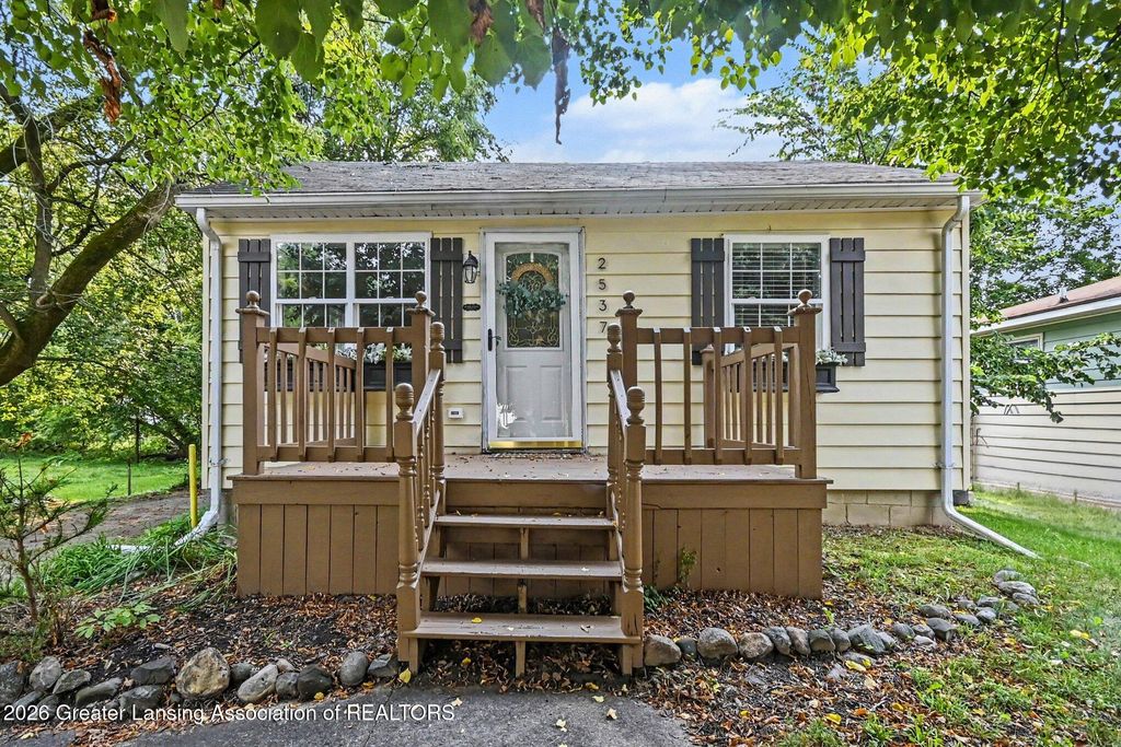 2537 Beryl Street, Holt, MI 48842