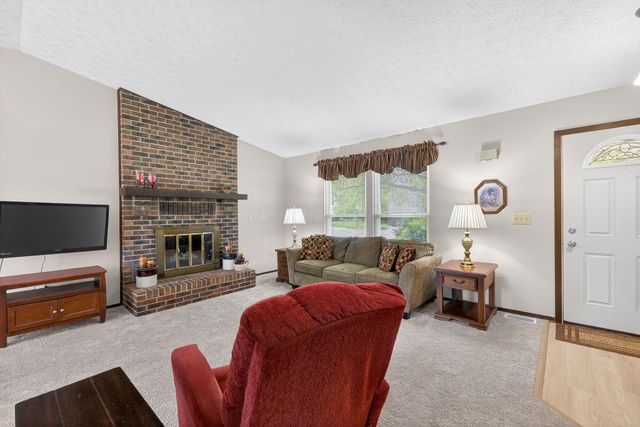 2040 Tuckaway Court, Columbus, OH 43228