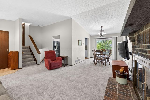 2040 Tuckaway Court, Columbus, OH 43228