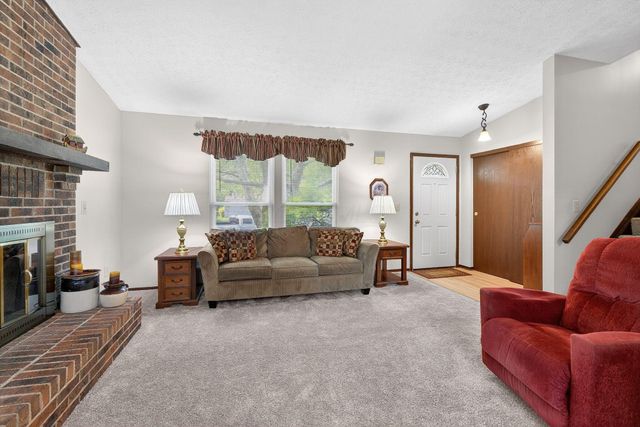 2040 Tuckaway Court, Columbus, OH 43228