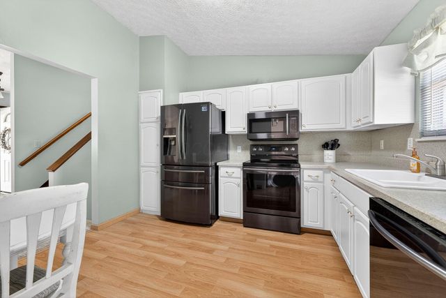 2040 Tuckaway Court, Columbus, OH 43228