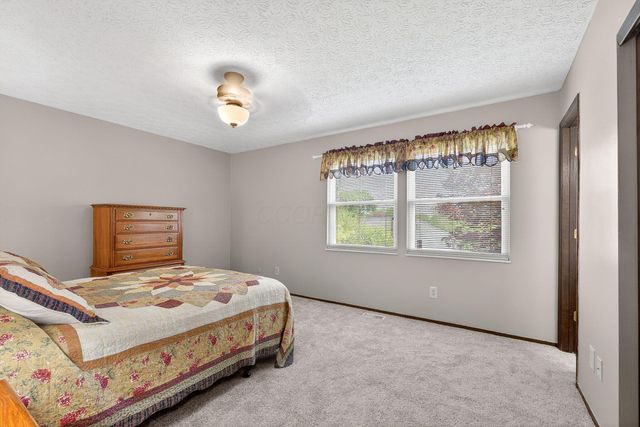 2040 Tuckaway Court, Columbus, OH 43228