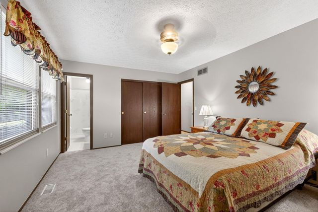 2040 Tuckaway Court, Columbus, OH 43228