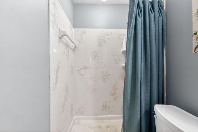 2040 Tuckaway Court, Columbus, OH 43228