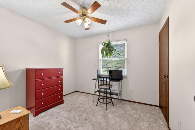 2040 Tuckaway Court, Columbus, OH 43228