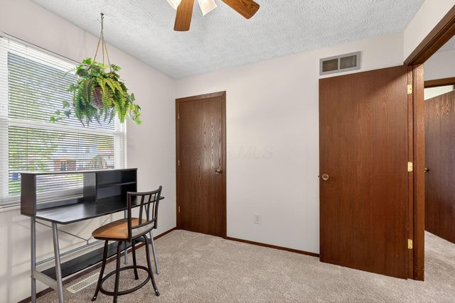 2040 Tuckaway Court, Columbus, OH 43228
