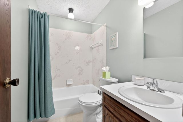 2040 Tuckaway Court, Columbus, OH 43228